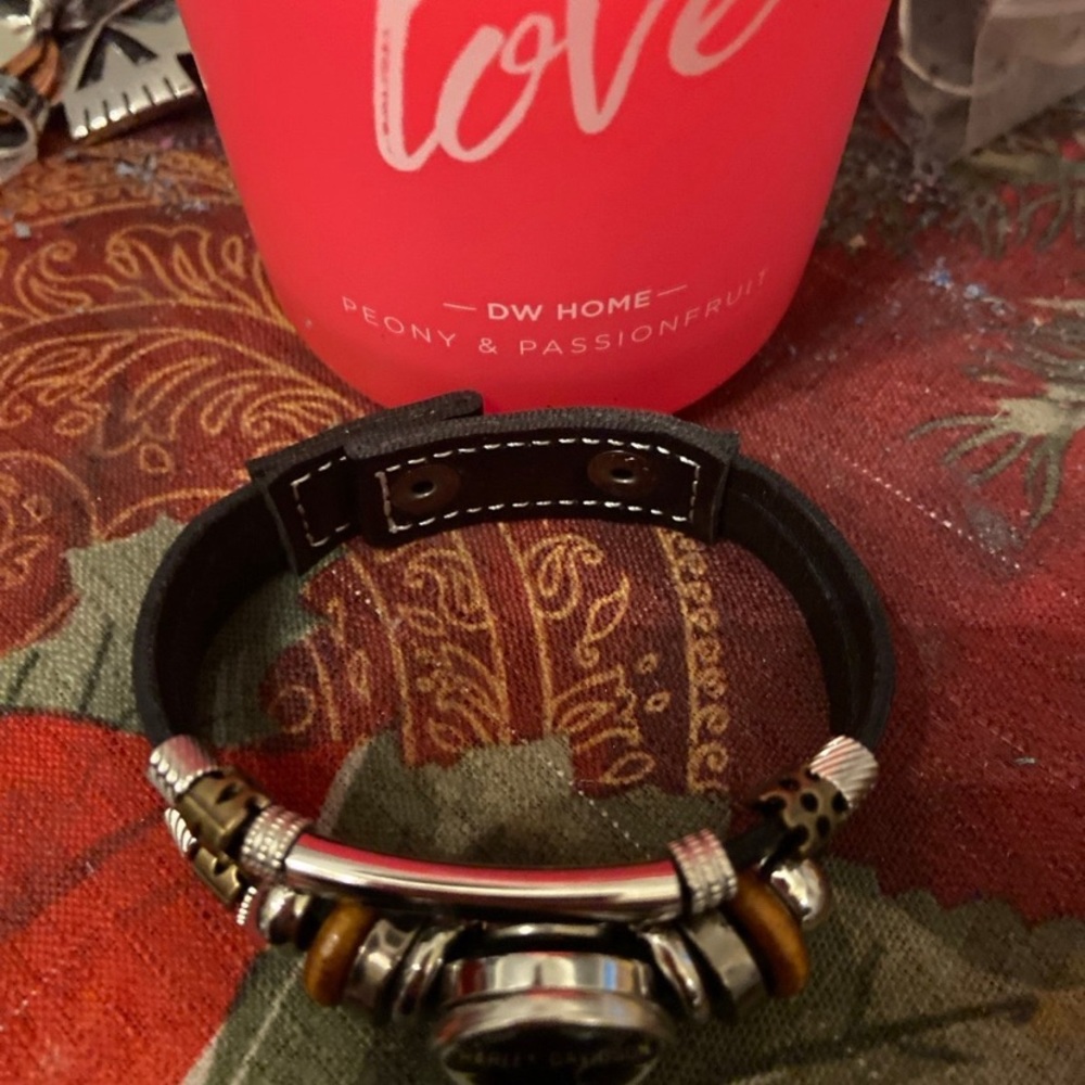 HD Snap Bracelet - Picture 6 of 8